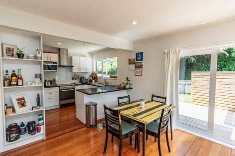 Photo of property in 68 Newlands Road, Newlands, Wellington, 6037