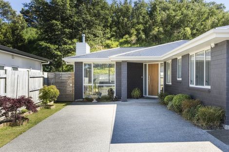 Photo of property in 15 Freedom Drive, Kelvin Grove, Palmerston North, 4414