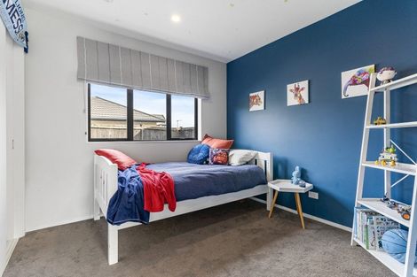 Photo of property in 19 Kahika Grove, Huapai, Kumeu, 0810