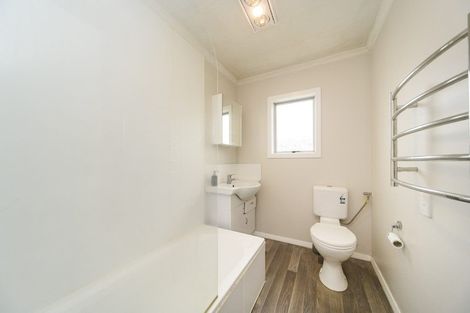 Photo of property in 38 Suzanne Grove, Kelvin Grove, Palmerston North, 4414