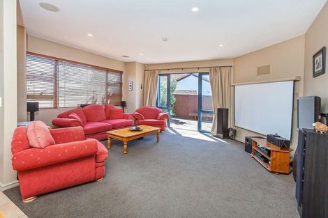 Photo of property in 9 Fearnley Grove, Albany, Auckland, 0632