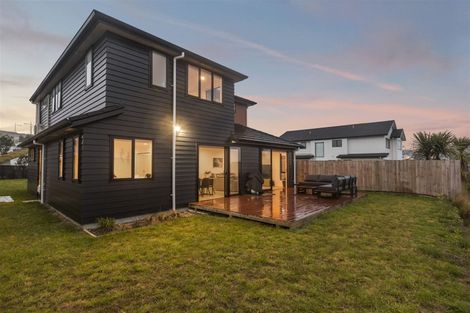 Photo of property in 9 Tawatawa Street, Long Bay, Auckland, 0630