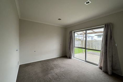 Photo of property in 16 Kira Road, Flat Bush, Auckland, 2016