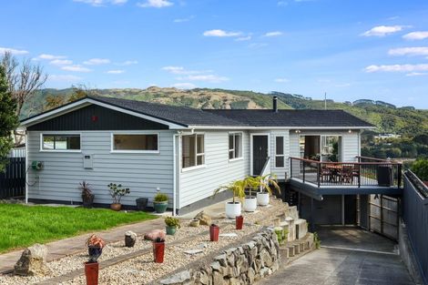 Photo of property in 2 Ash Grove, Ranui, Porirua, 5024