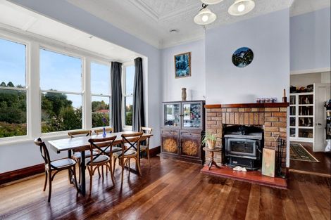 Photo of property in 18 Mills Street, Eltham, 4322