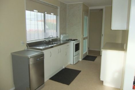 Photo of property in 4 Bryce Place, Kelvin Grove, Palmerston North, 4414