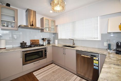 Photo of property in 26 Jaemont Avenue, Te Atatu South, Auckland, 0610