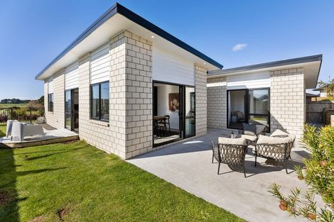 Photo of property in 13 Rua Place, Bell Block, New Plymouth, 4312