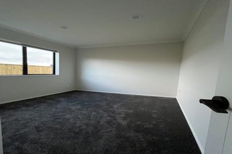 Photo of property in 2/9 Pratt Street, Papakura, 2110