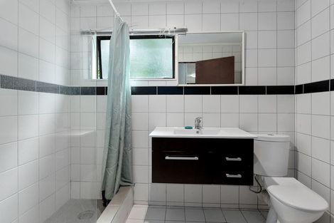 Photo of property in 1/57 Aeroview Drive, Beach Haven, Auckland, 0626