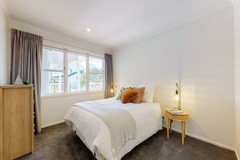 Photo of property in 34 Westview Grove, Miramar, Wellington, 6022