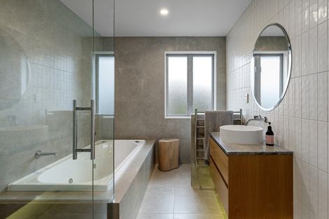 Photo of property in 133b Memorial Avenue, Burnside, Christchurch, 8053