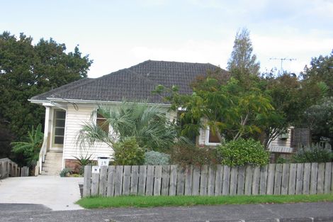 Photo of property in 19 Eastglen Road, Glen Eden, Auckland, 0602