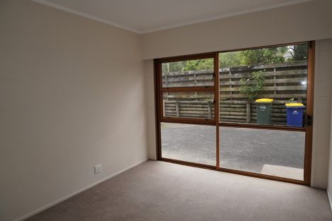 Photo of property in 2/27 Knightsbridge Drive, Forrest Hill, Auckland, 0620