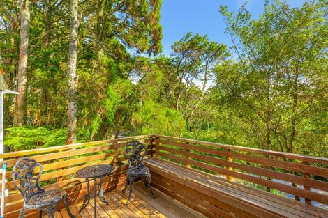 Photo of property in 98 Scenic Drive, Titirangi, Auckland, 0604