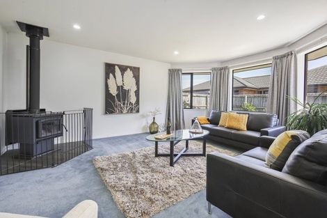 Photo of property in 8 Gainsborough Court, Rolleston, 7614