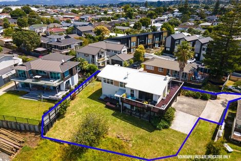 Photo of property in 33 Dawnhaven Drive, Te Atatu Peninsula, Auckland, 0610
