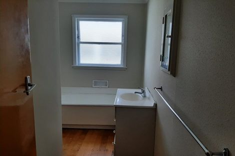 Photo of property in 15 Brett Place, Takaro, Palmerston North, 4412