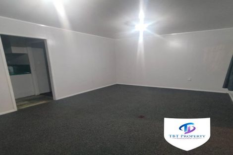 Photo of property in 696 Massey Road, Mangere, Auckland, 2022