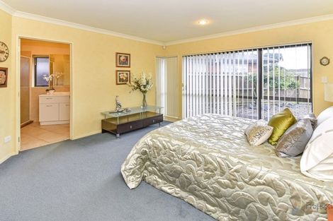 Photo of property in 30 Norm Pellow Drive, Manurewa, Auckland, 2105