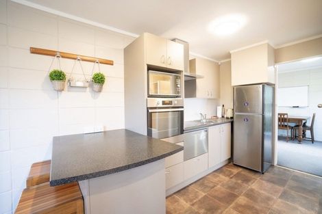 Photo of property in 15 Raglan Avenue, Cloverlea, Palmerston North, 4412