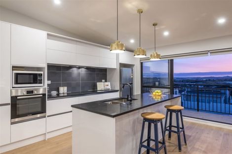 Photo of property in 50 Ascension Crescent, Orewa, 0931