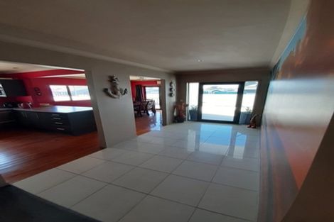 Photo of property in 6a Hunia Terrace, Himatangi Beach, Foxton, 4891