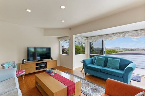 Photo of property in 117 Bradbury Road, Botany Downs, Auckland, 2010