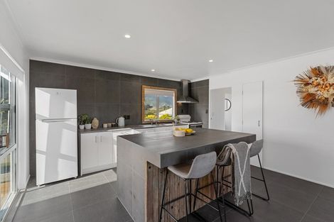 Photo of property in 5 Freyberg Crescent, Waikanae Beach, Waikanae, 5036