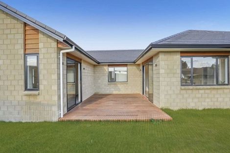 Photo of property in 1 Waikaka Place, Rototuna North, Hamilton, 3210