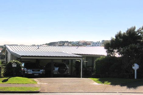 Photo of property in 11 Ilex Place, Totara Heights, Auckland, 2105