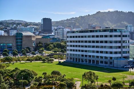 Photo of property in 63 Roxburgh Street, Mount Victoria, Wellington, 6011