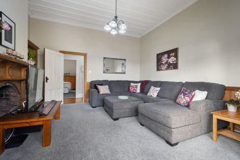 Photo of property in 37 Grey Street, Marton, 4710