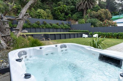 Photo of property in 81 Marine Parade, Seatoun, Wellington, 6022