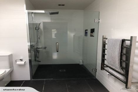 Photo of property in 46 Taupo Street, Green Bay, Auckland, 0604