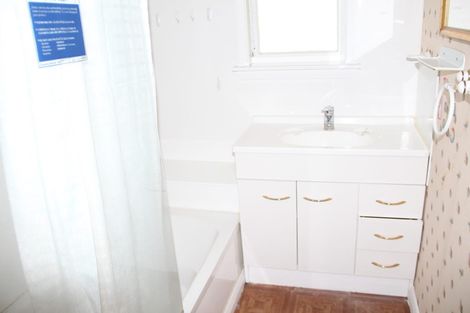 Photo of property in 8 Aberdeen Avenue, Takaro, Palmerston North, 4412