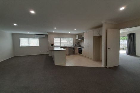 Photo of property in 52a Rodney Street, Howick, Auckland, 2014