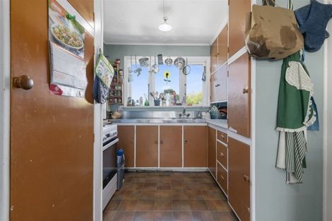 Photo of property in 18 Cornwall Crescent, Cannons Creek, Porirua, 5024
