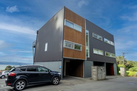 Photo of property in 23/2 Onslow Road, Khandallah, Wellington, 6035