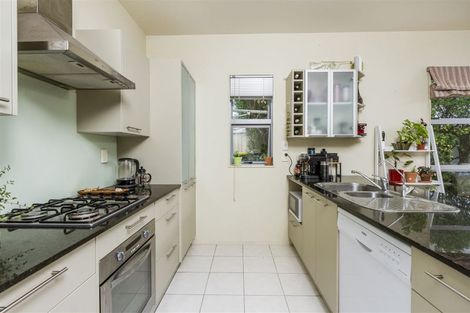 Photo of property in 5/40 Scarlet Oak Drive, Schnapper Rock, Auckland, 0632