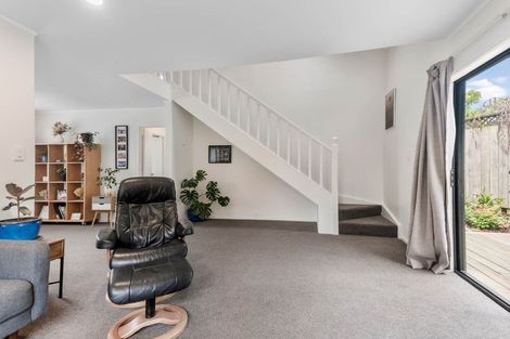 Photo of property in 2/19 Bowman Road, Forrest Hill, Auckland, 0620