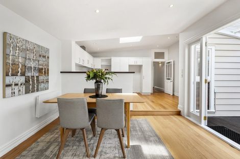 Photo of property in 24 Anne Street, Devonport, Auckland, 0624