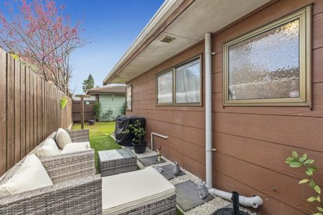 Photo of property in 1/2 Short Street, Papakura, 2110