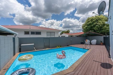 Photo of property in 16 Cairnfield Road, Kensington, Whangarei, 0112