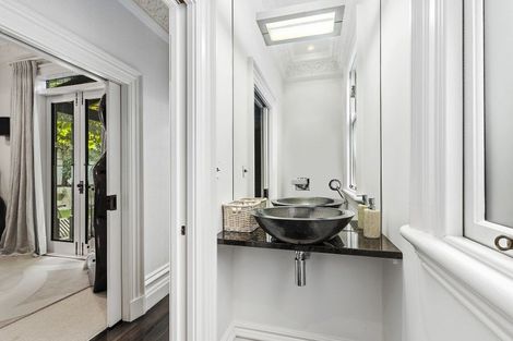 Photo of property in 25 Brougham Street, Mount Victoria, Wellington, 6011