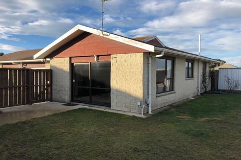 Photo of property in 2/5 Pegasus Avenue, North New Brighton, Christchurch, 8083