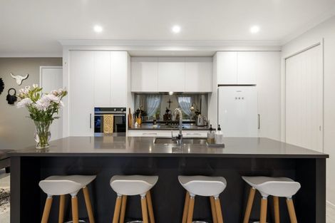 Photo of property in 23 Maraeariki Avenue, Orewa, 0931