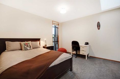 Photo of property in 65 Forrest Hill Road, Milford, Auckland, 0620