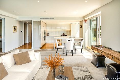 Photo of property in Clyde Quay Wharf, 3c/8 Clyde Quay Wharf, Te Aro, Wellington, 6011