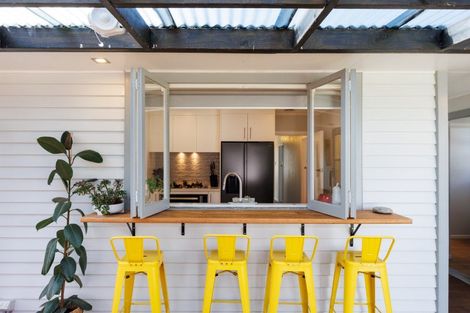 Photo of property in 144 Ruamahanga Crescent, Terrace End, Palmerston North, 4410